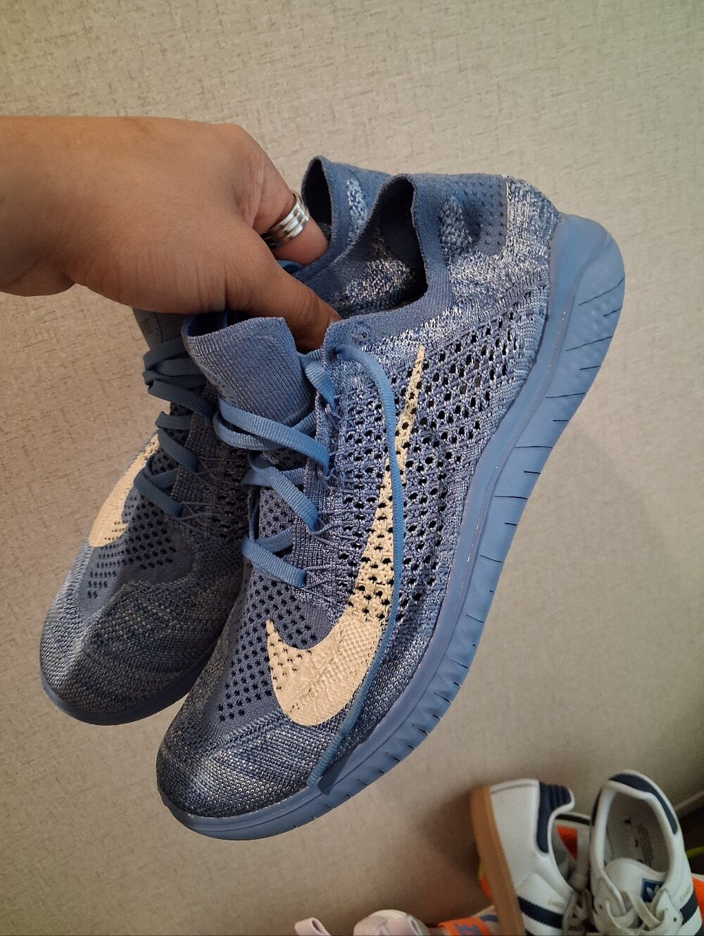 Nike Women’s Flyknit Sneakers - Blue with Cream Swoosh Sz 8.5